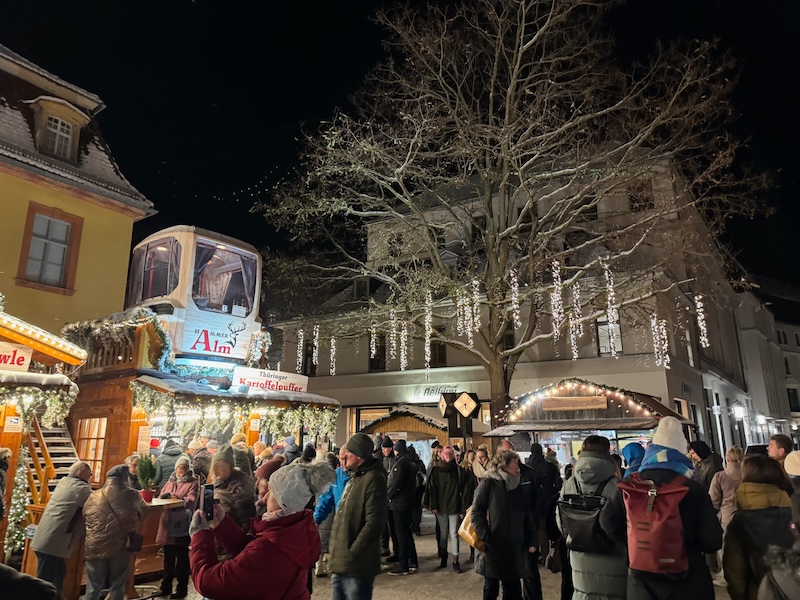Weihnachtsmarkt Weimar Theaterplatz2